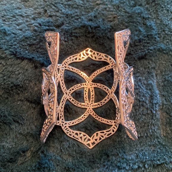 Roni Cuff - Picture 7 of 9